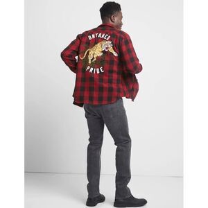 Gap Mens Limited Edition Embroidered Red Buffalo Plaid Flannel Shirt Size Medium